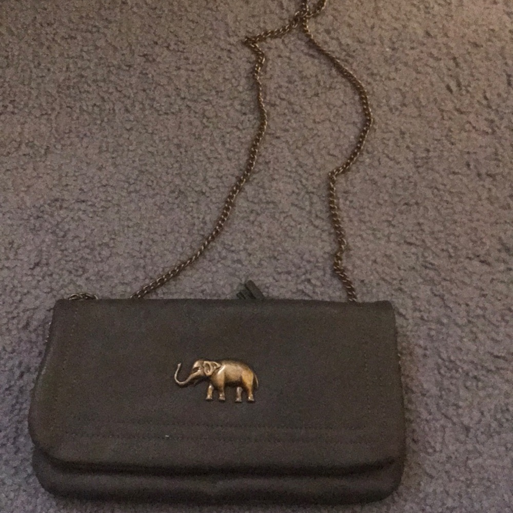 Super cute elephant side purse!!